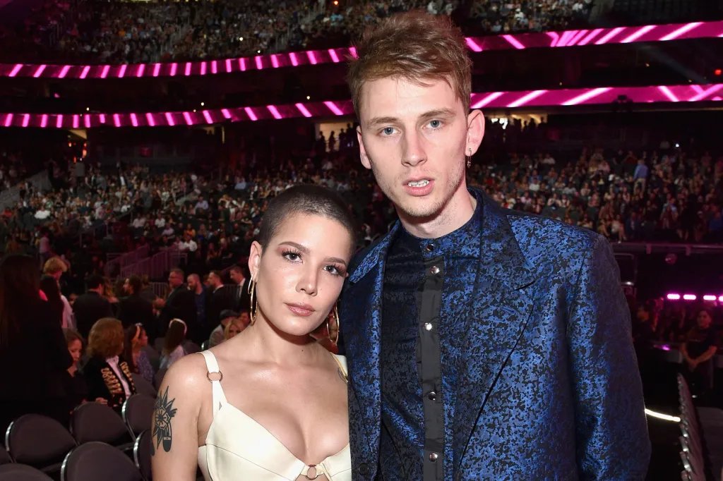 MGK faz dueto com Halsey e a elogia por 'lutar' contra a doença