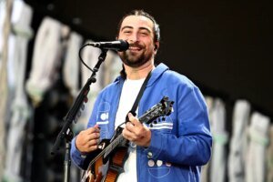 Noah Kahan reflete sobre o ano de grandes ‘mudanças’ em uma mensagem esperançosa no Instagram