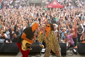 Bernie Lynch morto: artista australiano cofundador da Eurogliders